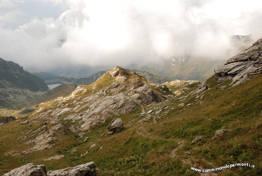 129 scendiamo sul sentiero 226 verso il Rifugio Calvi.JPG